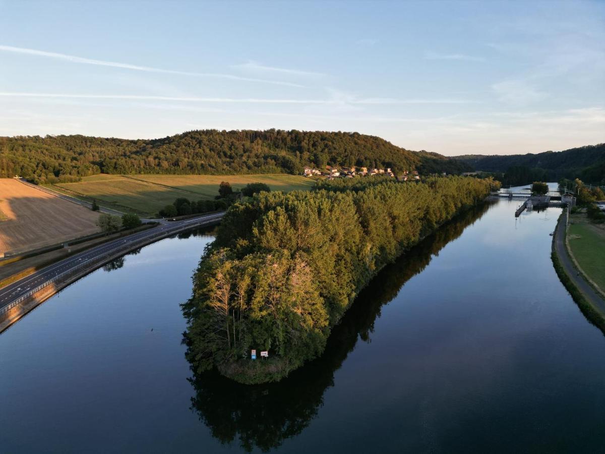 Villa Aux Berges Du Bocq Yvoir Esterno foto